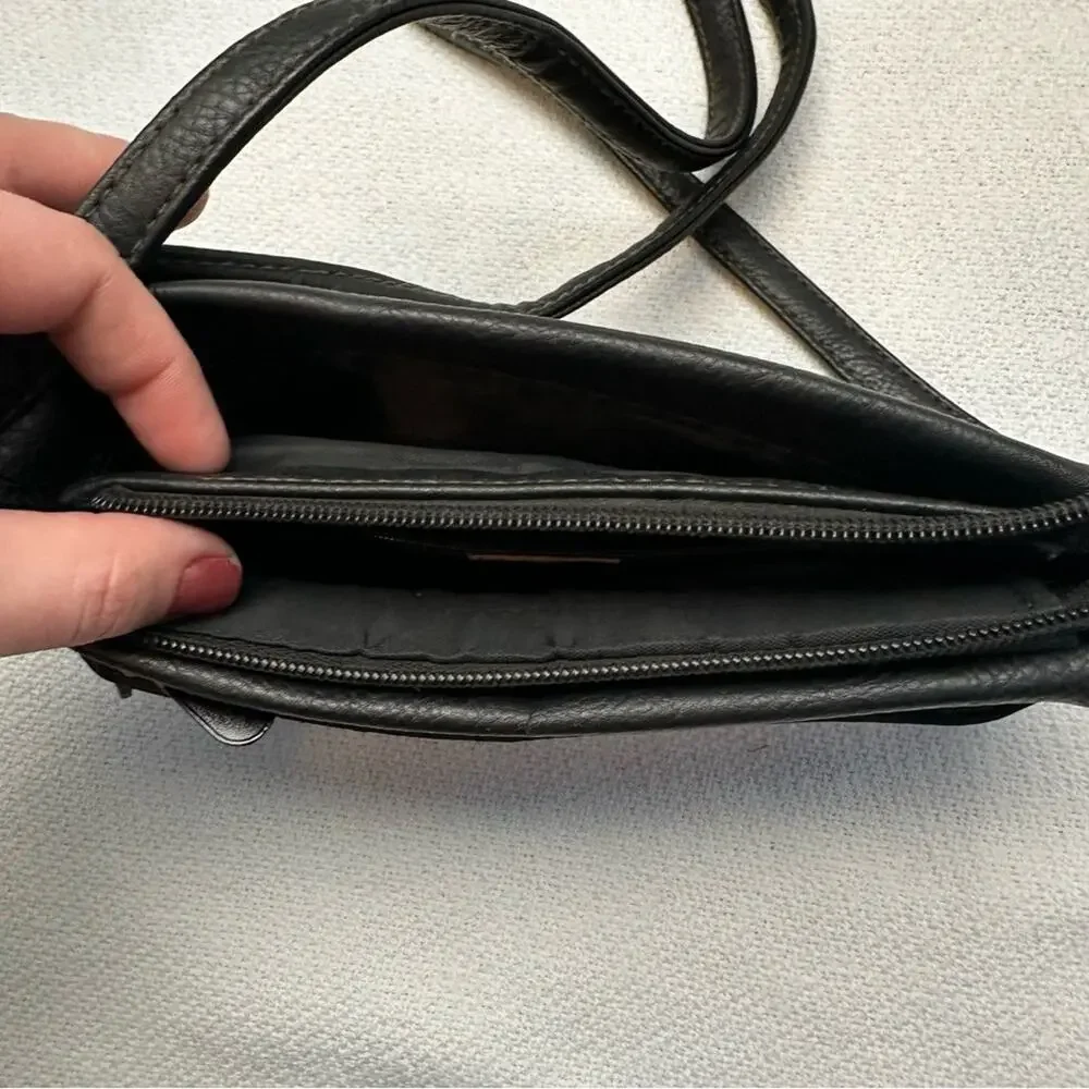 MultiSac faux leather black crossbody purse - Picture 4 of 8